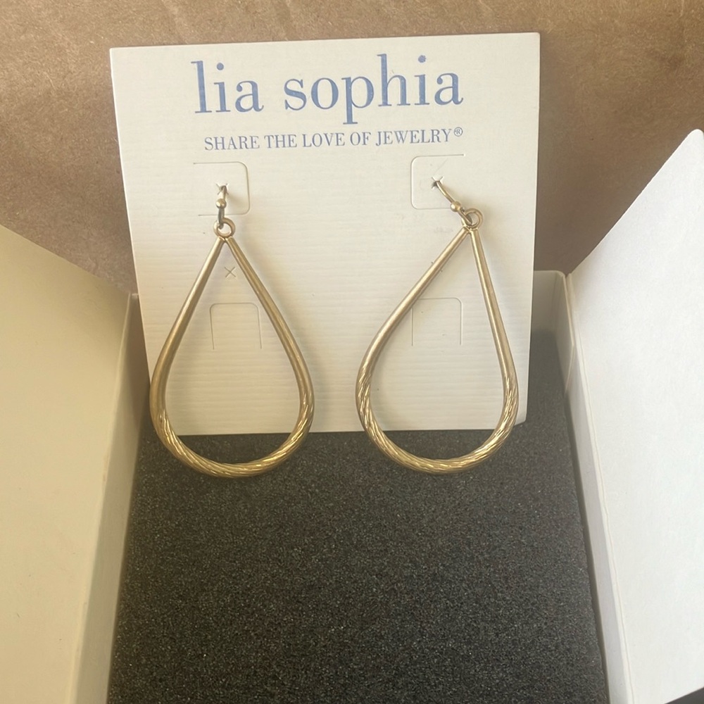 Brand new Lia Sophia tear drop hanging earrings